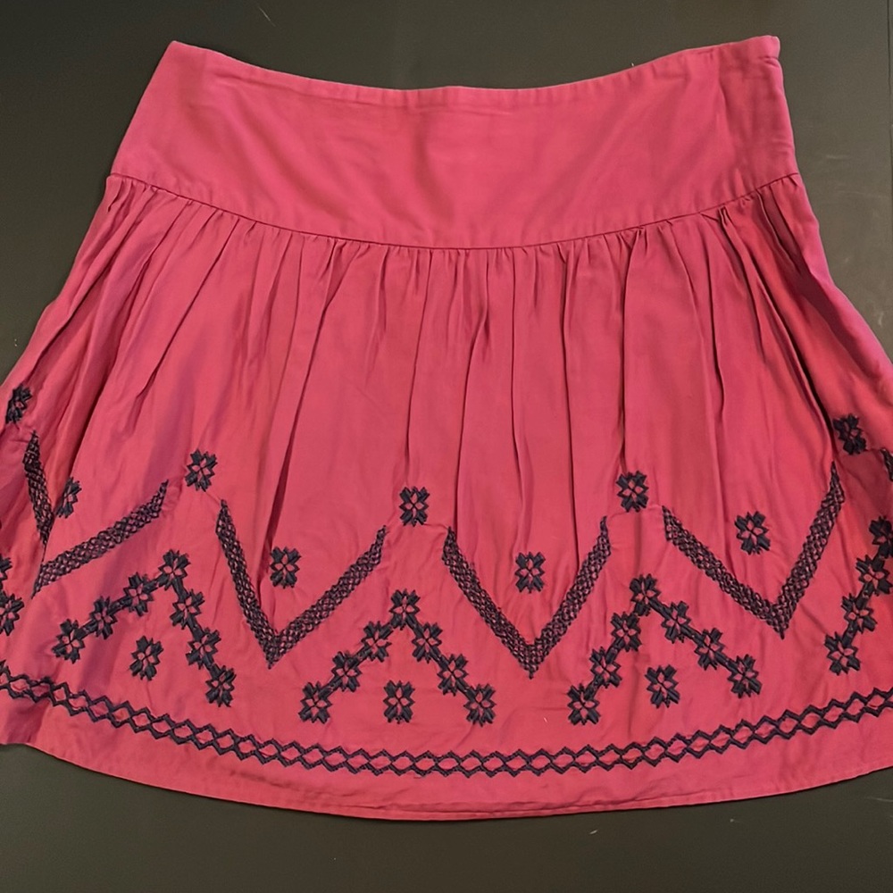 Kimchi Blue merlot cotton batiste fit & flare yoke waist skirt w/navy embroidery